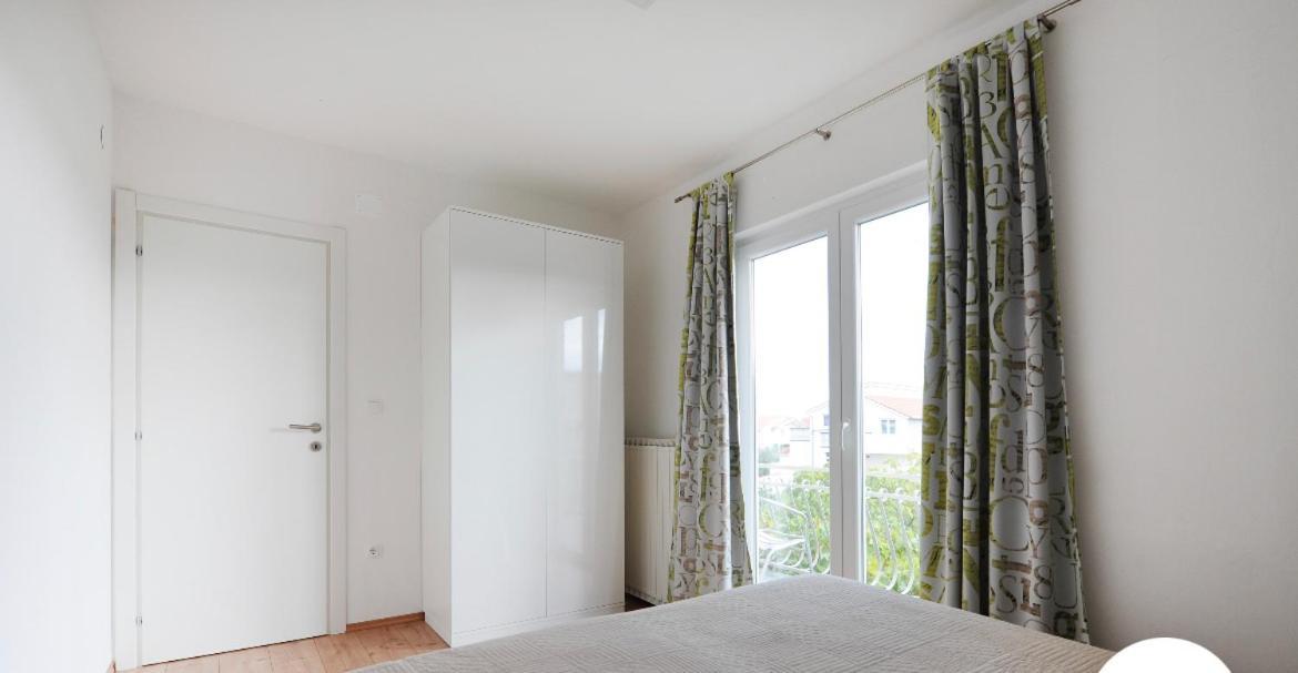 Apartment Udovicic Vodice Ngoại thất bức ảnh